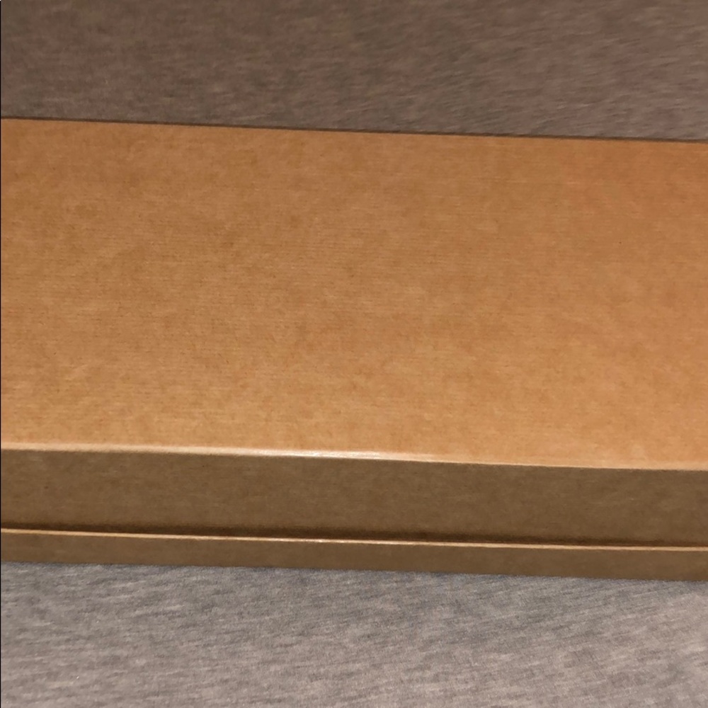 Christian Louboutin Shoe Box & Tissue Paper - Picture 3 of 5